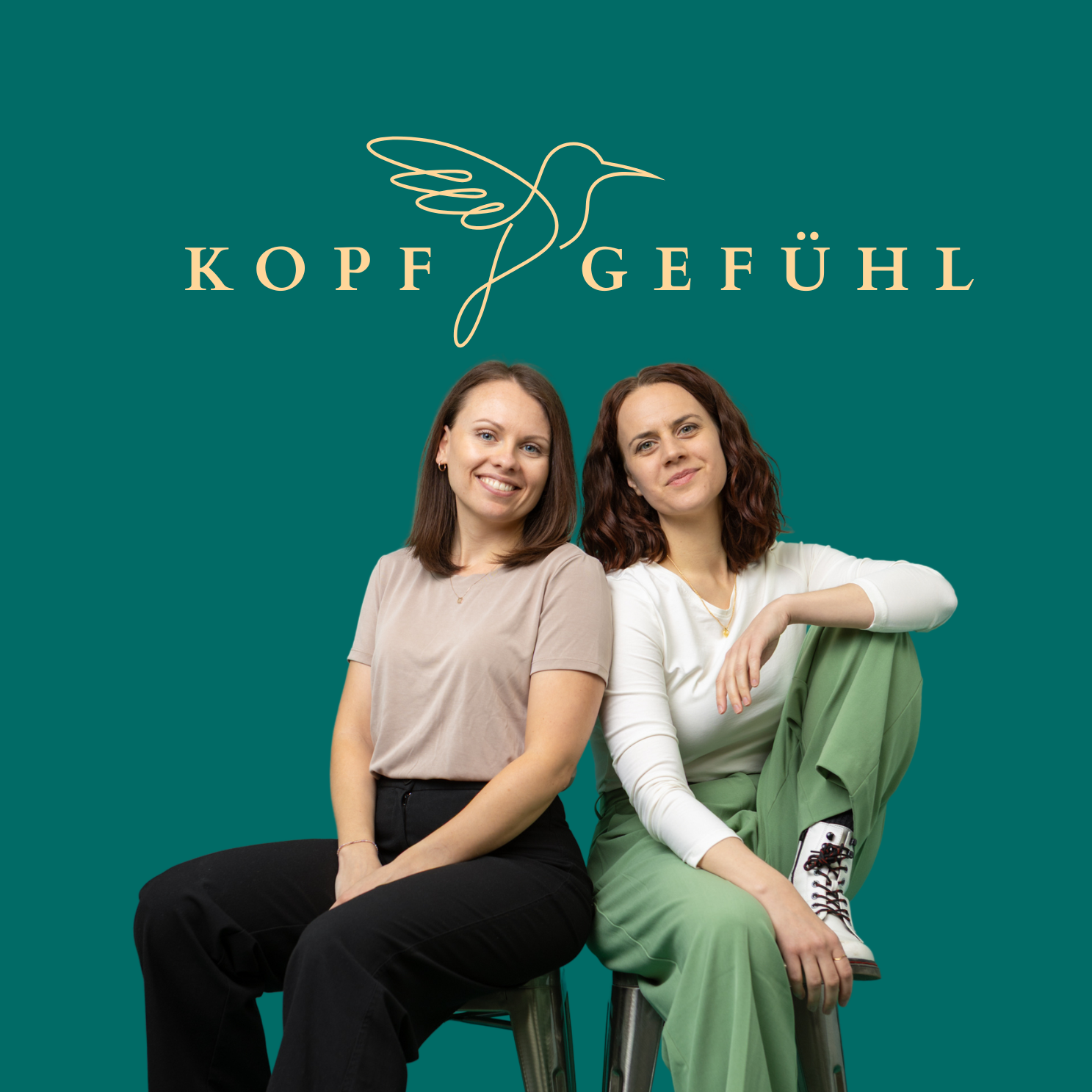 Alina Marie und Amrei am Cover von Kopfegefühl der Podcast.
